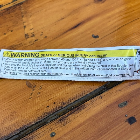 mifold portable lightweight booster seat - Picture 5 of 6